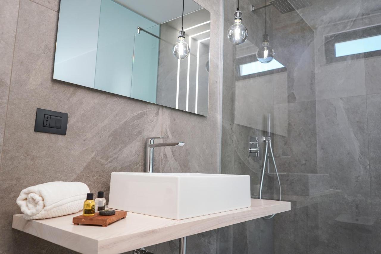 Thalassa Rooms อาโวลา ภายนอก รูปภาพ