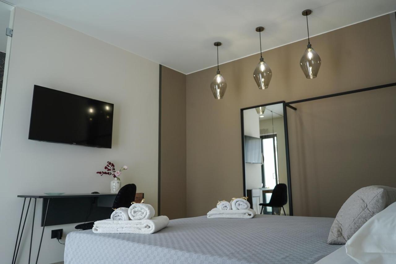 Thalassa Rooms อาโวลา ภายนอก รูปภาพ