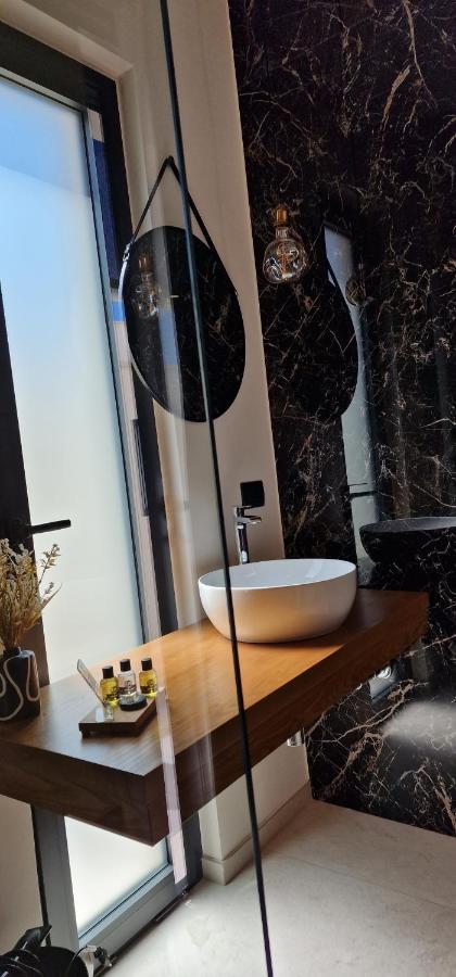 Thalassa Rooms อาโวลา ภายนอก รูปภาพ